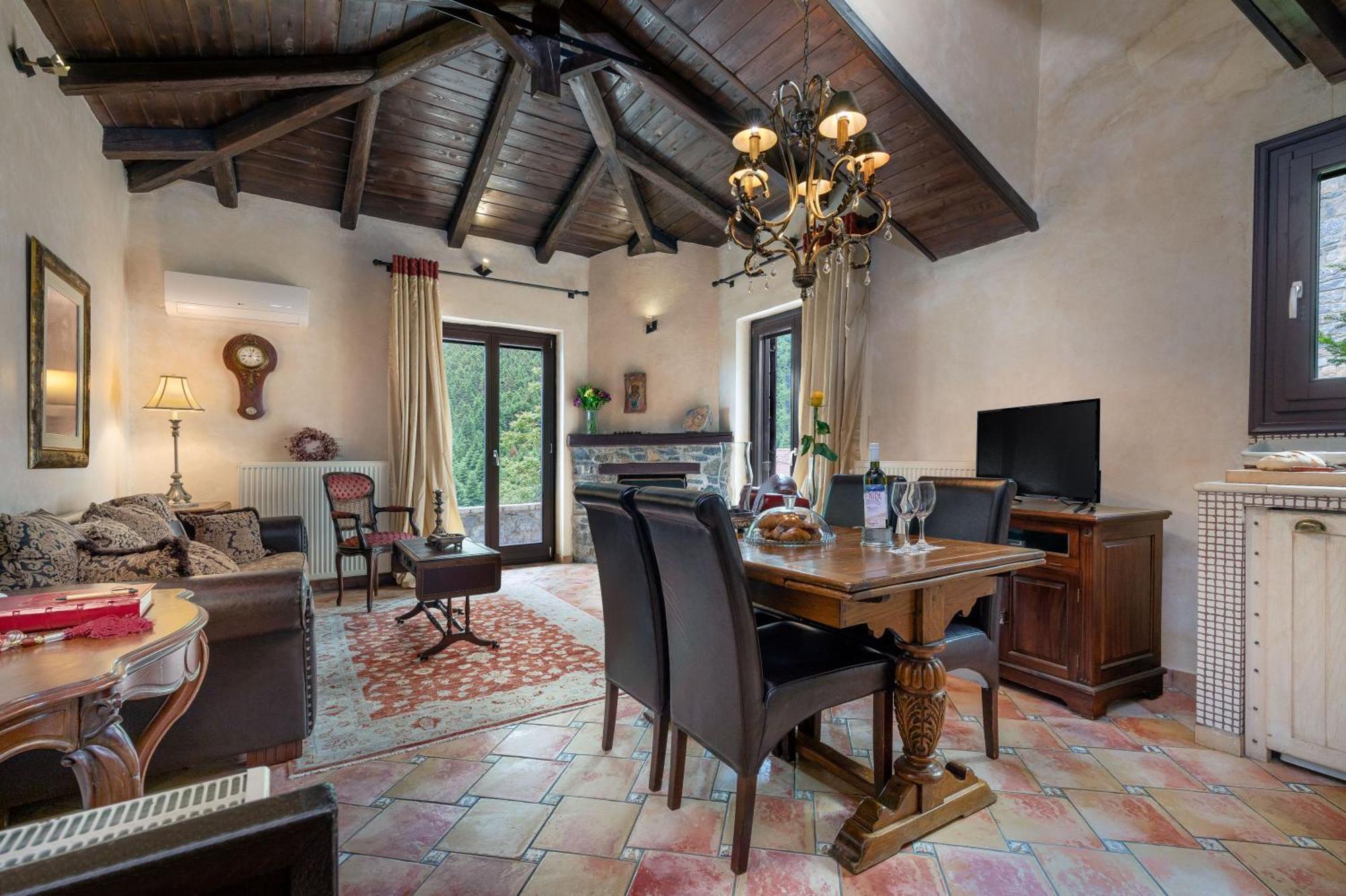 Ostra Menalon Luxury Suites Kardharás Habitación foto