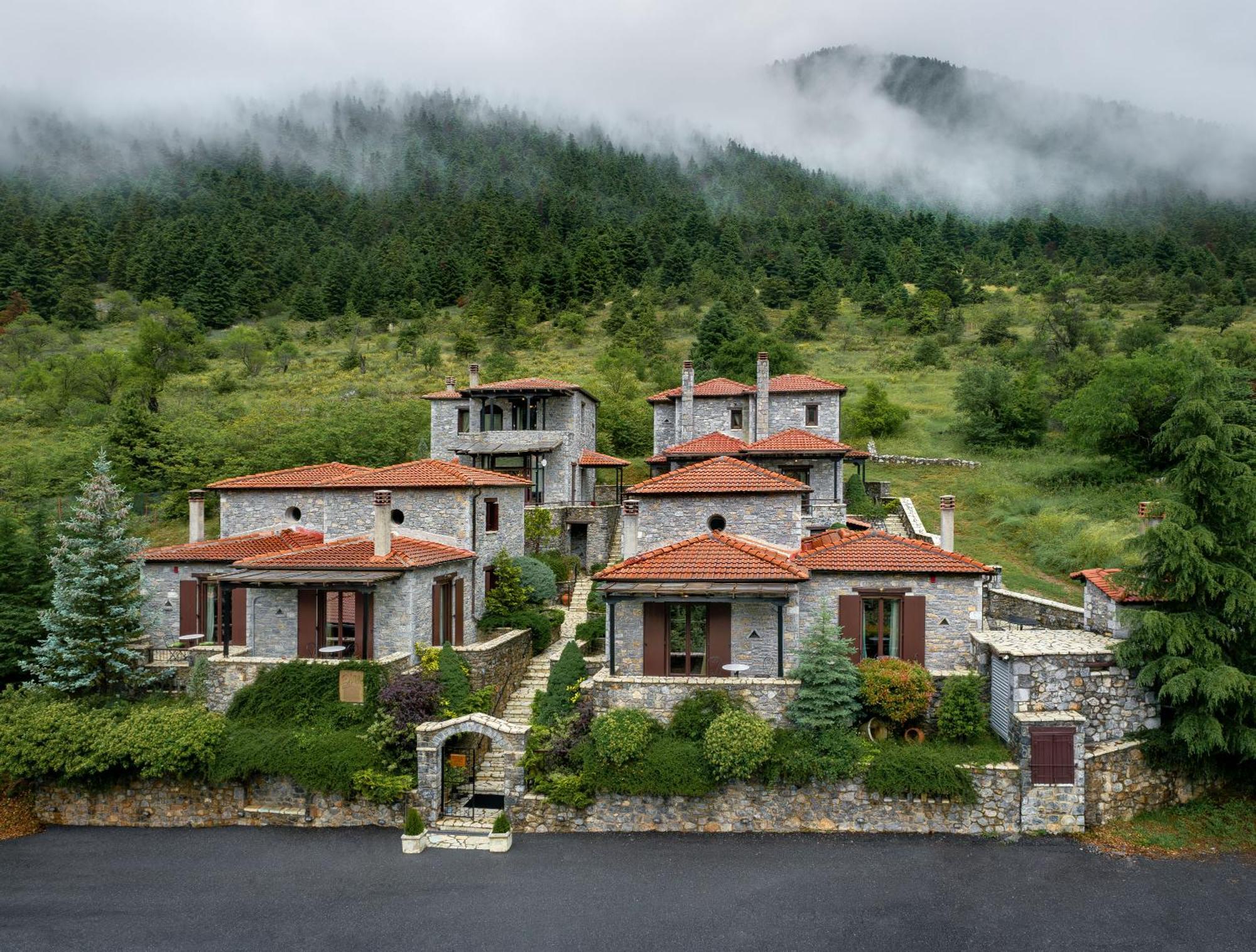 Ostra Menalon Luxury Suites Kardharás Exterior foto